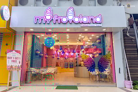 Guilt-free binge at MyFroyoland: Lucknow's newest self-serve frozen yogurt spot!