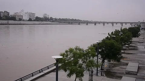 Knocksense Shorts| Riverfront, Atal Bridge, and River Cruise closed due to heavy rain in Ahmedabad