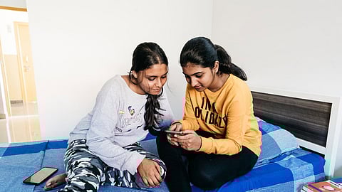 Looking for budget-friendly & safe girls' hostel in Juhu-Vile Parle? Check out Ivy League House