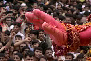 Bappa Aala Re | Pin THESE 6 must-see Ganesh Chaturthi pandals in Mumbai, this year!