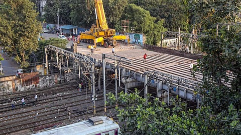 Mega train blocks tonight owing to Mumbai's Carnac Bridge reconstruction work; know details