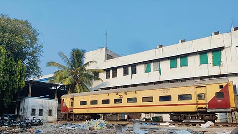 Bandra Station to house a new open-air ‘Restaurant on Wheels’ | Know reason behind the move