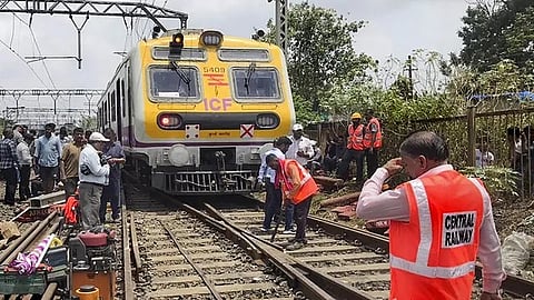 Mumbai Local Mega Block Alert | Major disruptions on Central and Harbour Lines on December 1