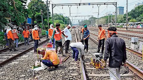 Mumbai Local Train News| WR fast-tracks Kandivli-Borivli corridor work; sixth line by March 2025