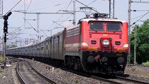 Superfast Special Train between Bandra Terminus & Ahmedabad Junction for Coldplay rush!