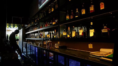20 Ahmedabad hotels granted liquor licences over the last 2 years, with controlled waivers