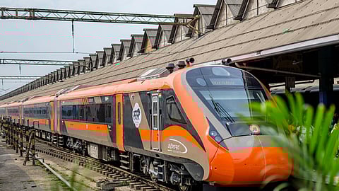 Lucknow-Mumbai AC Sleeper Vande Bharat Express