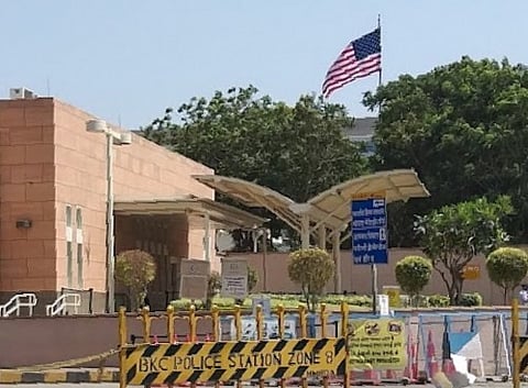 Mumbai Police pulls the brakes on viral auto driver’s locker service near BKC US Consulate