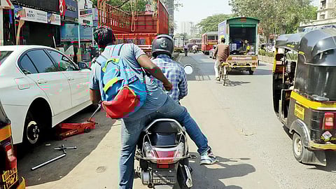 Fast & cheap but illegal? The truth about Mumbai's bike taxis!