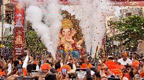 Ganeshotsav 2025: Mumbai traffic advisory, dry day, banks shut & more!