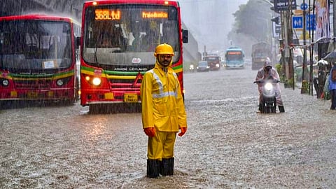 Festive weekend to bring heavy rainfall as IMD issues Orange Alert for Mumbai