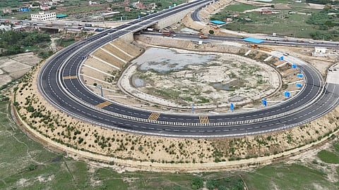 High-tension line relocation delays Lucknow–Kanpur Expressway launch