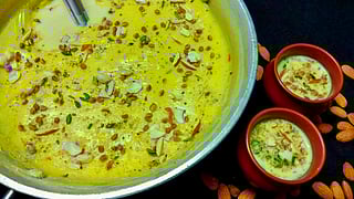 Your winter guide to 5 Kadhai Doodh spots in Kanpur for a kesar-loaded indulgence