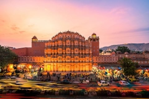 Weather in Jaipur: Dip in mercury levels attract more tourists!