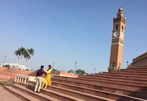 These images of Ajay and Ileana starrer Raid’s shooting in Lucknow will make your day!