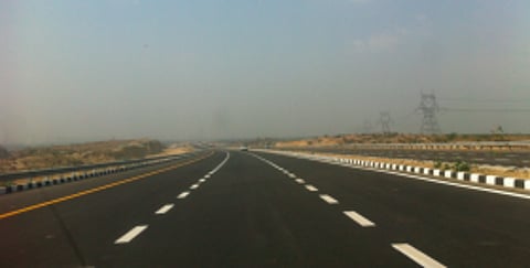 Last 10 days of free travel left on Lucknow-Agra expressway! From 15th Jan, toll fare to be Rs 500!