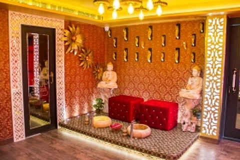 Feel the need to pamper your body? Head to Sea Salt, that aims to be the best Salon and Spa in Lucknow!