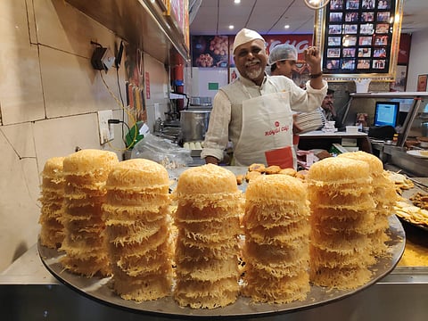 5 Chaat Places in Lucknow that ensure top-notch flavour & safety!