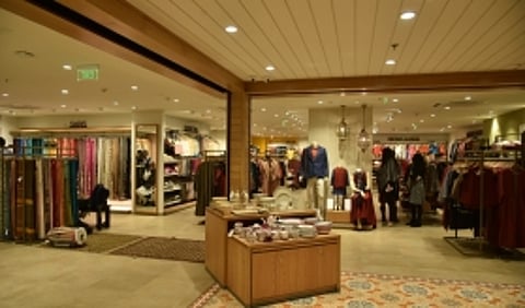 Listen up, Lucknowites! Fabindia is offering 70% off on almost everything at their store