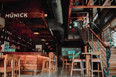 Weekdays just got lit, with Munick Bistro and Bar’s new and unbelievable offers!