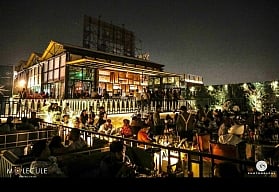 Molecule- The biggest pub in Lucknow is giving us a meal offer we cannot refuse