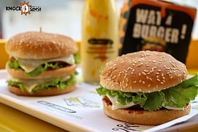 Order from these 7 places in Lucknow to spice up the India vs Pakistan world cup match