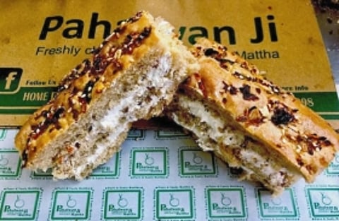 Fresh makkhan & bread from THIS joint in Kanpur is the best way to start your day for just ₹30!