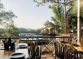 A restaurant with a view, The Lazy Goose in Candolim is ideal for a leisurely Goan fare