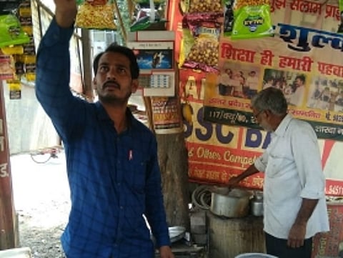 This tea vendor in Kanpur, sponsors the education of 40 kids in his neighbourhood!