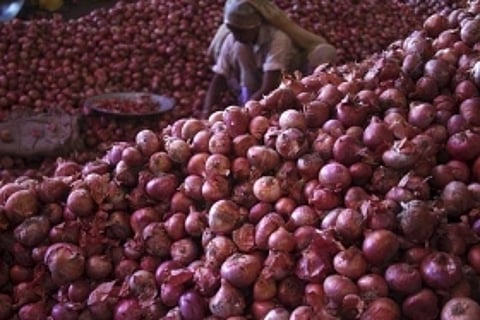 Lucknowites, get your fill of onions as it has just witnessed a price drop!
