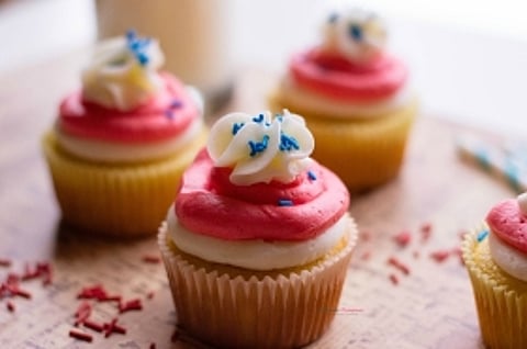 Make your sweet tooth happy by indulging in donuts, churros & more at these 5 places in Kanpur