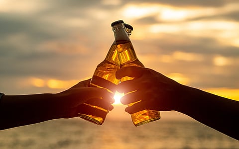 Tourists & locals rejoice; Beaches in Goa to soon have Alcohol Drinking zones!