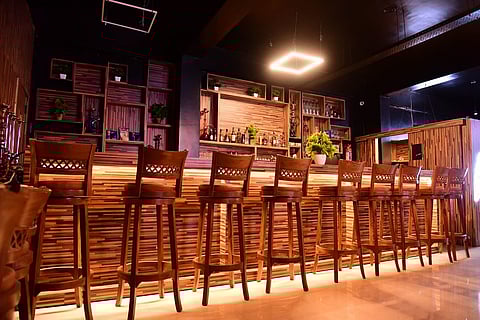 Booze-heads rejoice! The Tipsy Trunk in Alambagh is now pouring your favourite liquor!