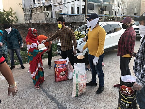 Social Media & community support are waging a war against hunger in Corona stricken Lucknow
