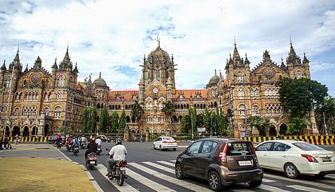 Mumbai & other Maharashtra districts to follow a 4-phased unlock plan after June 1