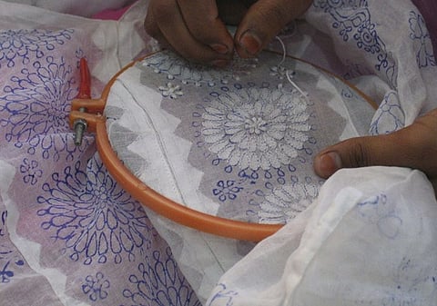 Tough times for Lucknow's Chikankari industry; State govt. plans virtual exhibition to support workers