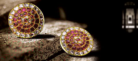 COVID-19 forces Jaipur's Kundan-Meena Jewellery smiths to look for other jobs