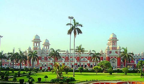 In the near future, the journey from Delhi to Lucknow will be covered in 2.5 hours