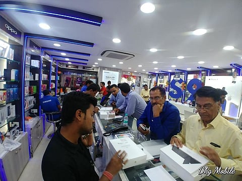 Kanpur's DKG Mobiles is a multi-brand one-stop-shop for all the gadget freaks in town