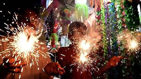 'Ladis' banned in Lucknow; UP to comply with NGT orders on firecrackers this Diwali!
