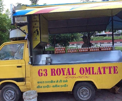 Indore's G3 Royal Omelette is serving quick & wholesome meals and it has got us all eggcited!