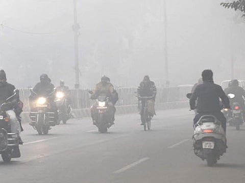 Lucknowites wake up to a foggy morning; low visibility increases troubles for commuters