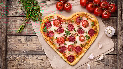 Heart-shaped Pizza by La Pino'z Indore is the only cheesy affair we approve of, this Valentine's!