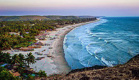 Buzzing with fun & frolic, Goa's Arambol Beach is where you should be this March!