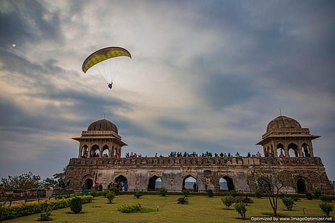 Rani Roopmati Pavilion near Indore, chronicles an undying love saga for all you hopeless romantics!
