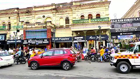 If you’ve been on the roads of Lucknow, you will relate to these 9 things that happen in the city