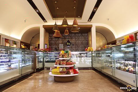 Serving Lucknow since 1976, Ritzz Continental Corner is a flagbearer of trust & taste!