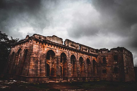 Approx. 85-km away from Indore, Mandu's Hindola Mahal is bound to pique your inner explorer