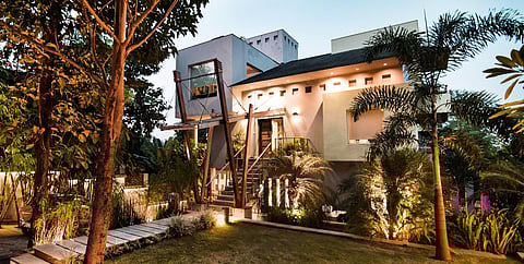 One of Goa's avant-garde art spaces, The Cube Gallery nurtures artistic aspirations & creations