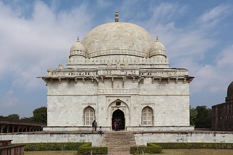 Scouting for things to see near Indore? Head to the 500-yo Hoshang Shah's Tomb in Mandu